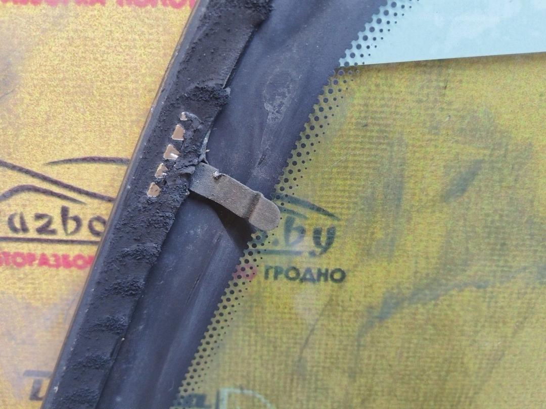 Стекло кузовное боковое левое Y8ERP7 Fiat Bravo купить в магазине запчастей бу