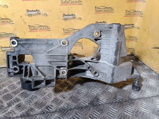 Кронштейн генератора SDMWQ0 Skoda Octavia - Фото 4