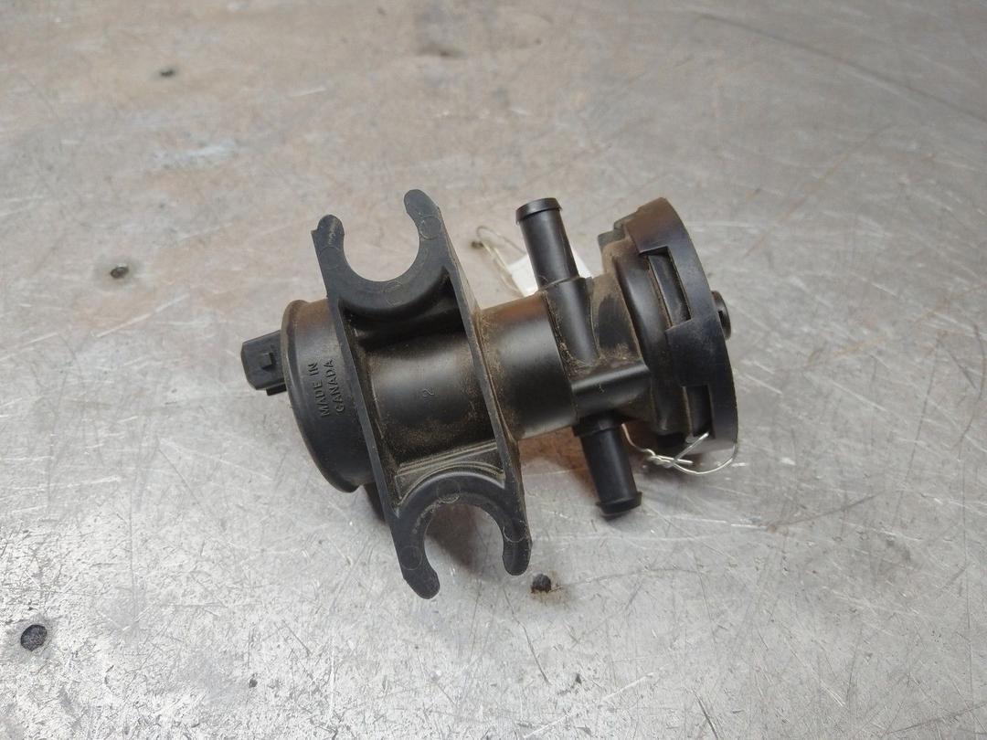 Клапан электромагнитный 2XTG13 Volkswagen Passat купить в магазине запчастей бу