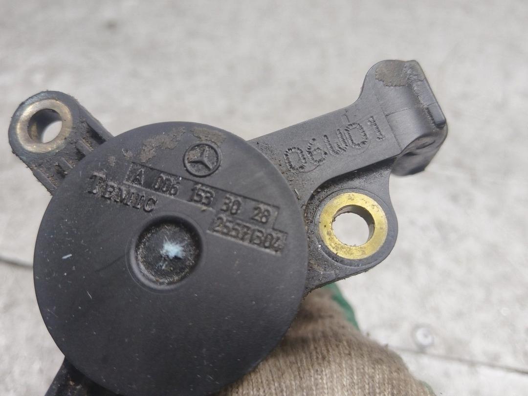 Датчик уровня масла 0I5ZUC Mercedes Sprinter купить в магазине запчастей бу