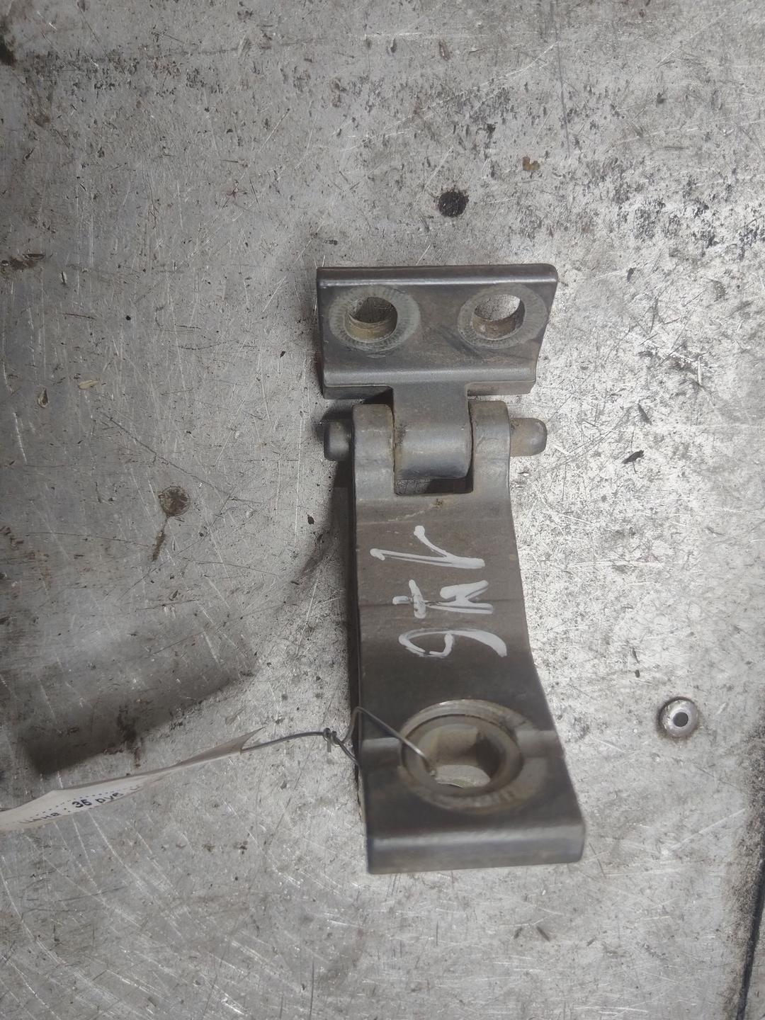 Петля двери задней правой WWRR2F Audi 80 купить