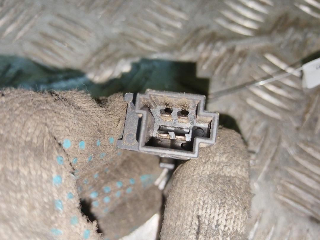 Датчик педали тормоза (лягушка) F047U8 Mercedes Sprinter купить с доставкой