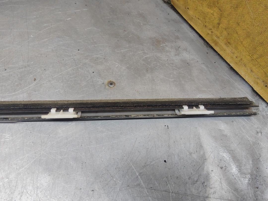 Молдинг стекла двери задней правой наружный DD3A3I Honda HR-V купить