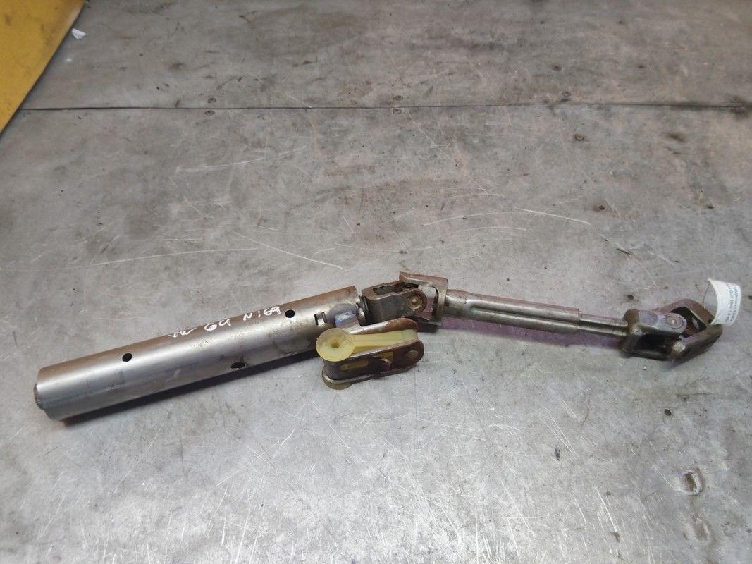 Рулевой карданчик LE24F4 Volkswagen Golf - Фото 1