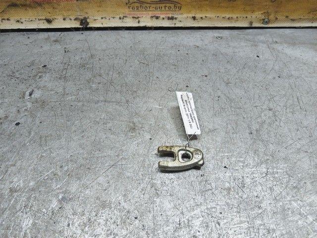 Скоба (кронштейн) крепления форсунки 7R5SRH Renault Scenic