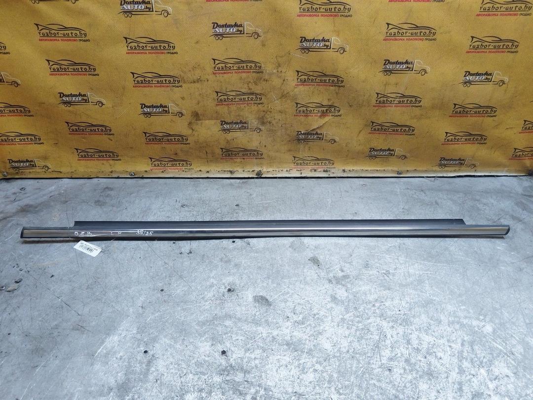 Молдинг стекла двери передней левой наружный IZV2OW Opel Zafira