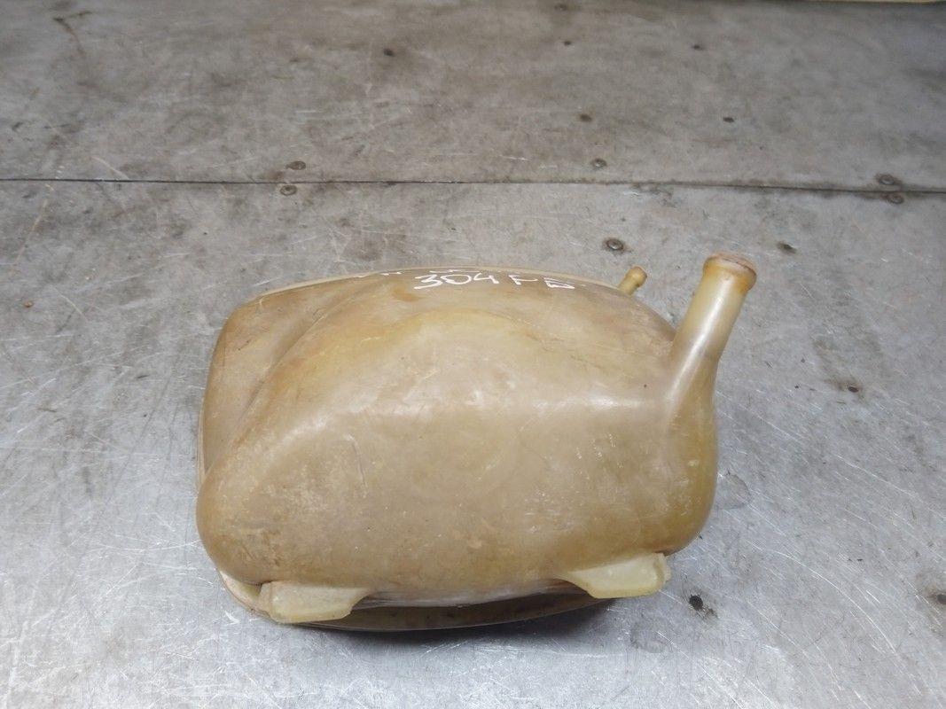 Бачок расширительный 4KCQ3Z Volkswagen Jetta купить в магазине запчастей бу