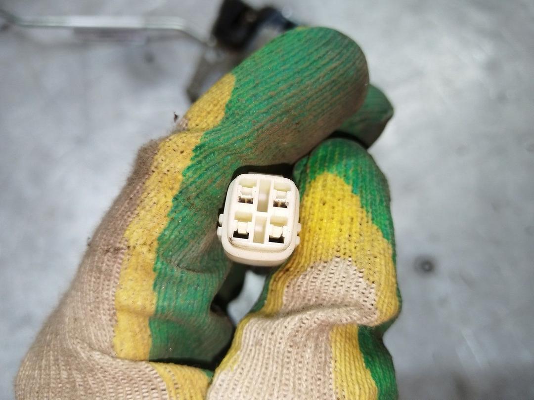 Замок двери передней правой MOIP2S Great-Wall Hover купить в магазине запчастей бу