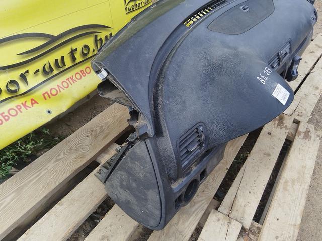 Панель передняя салона (торпедо) YYR700 Volkswagen Passat undefined