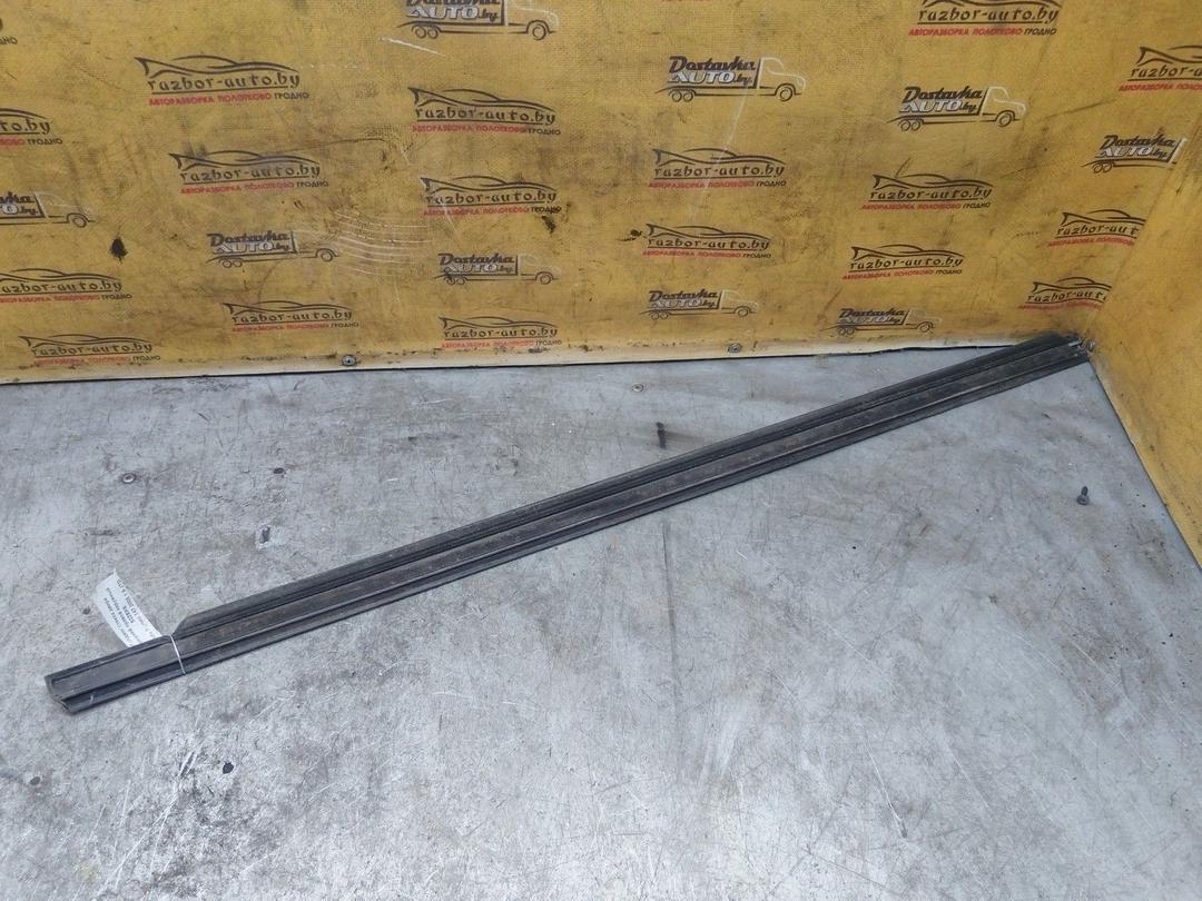 Молдинг стекла двери передней правой наружный 62ZEK6 Alfa Romeo 147 - Фото 3