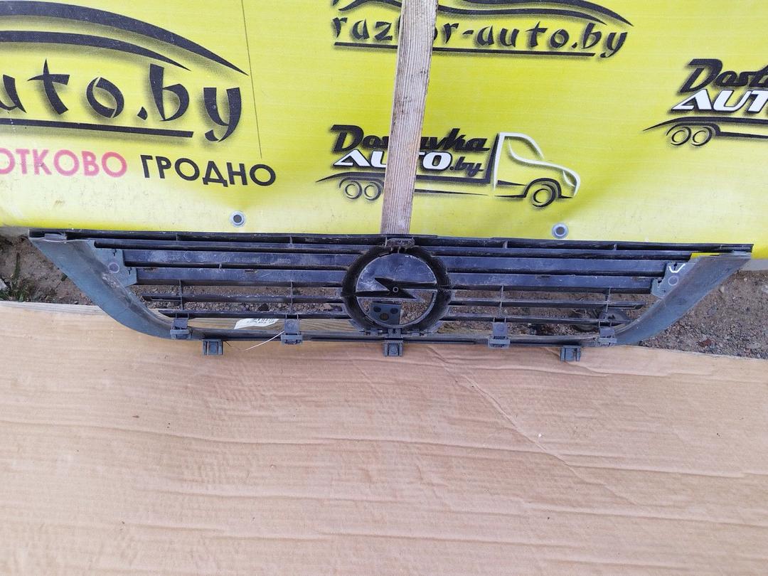 Решетка капота 149119 Opel Vectra купить на авторазборке
