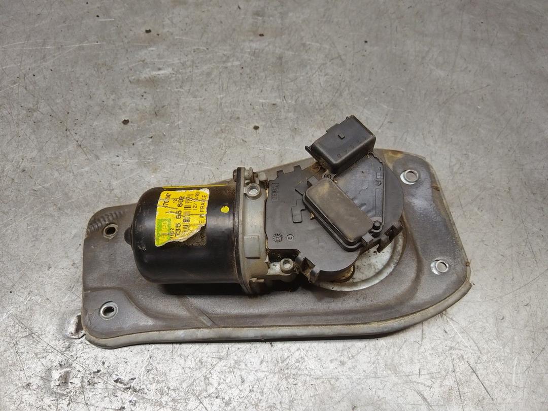 Моторчик передних стеклоочистителей (дворников) 59BXR8 Peugeot Partner купить