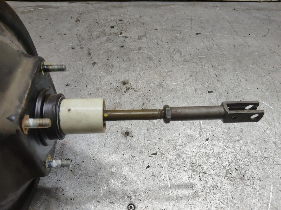 Вакуумный усилитель тормозов O8D5W9 Audi 100 купить на авторазборке