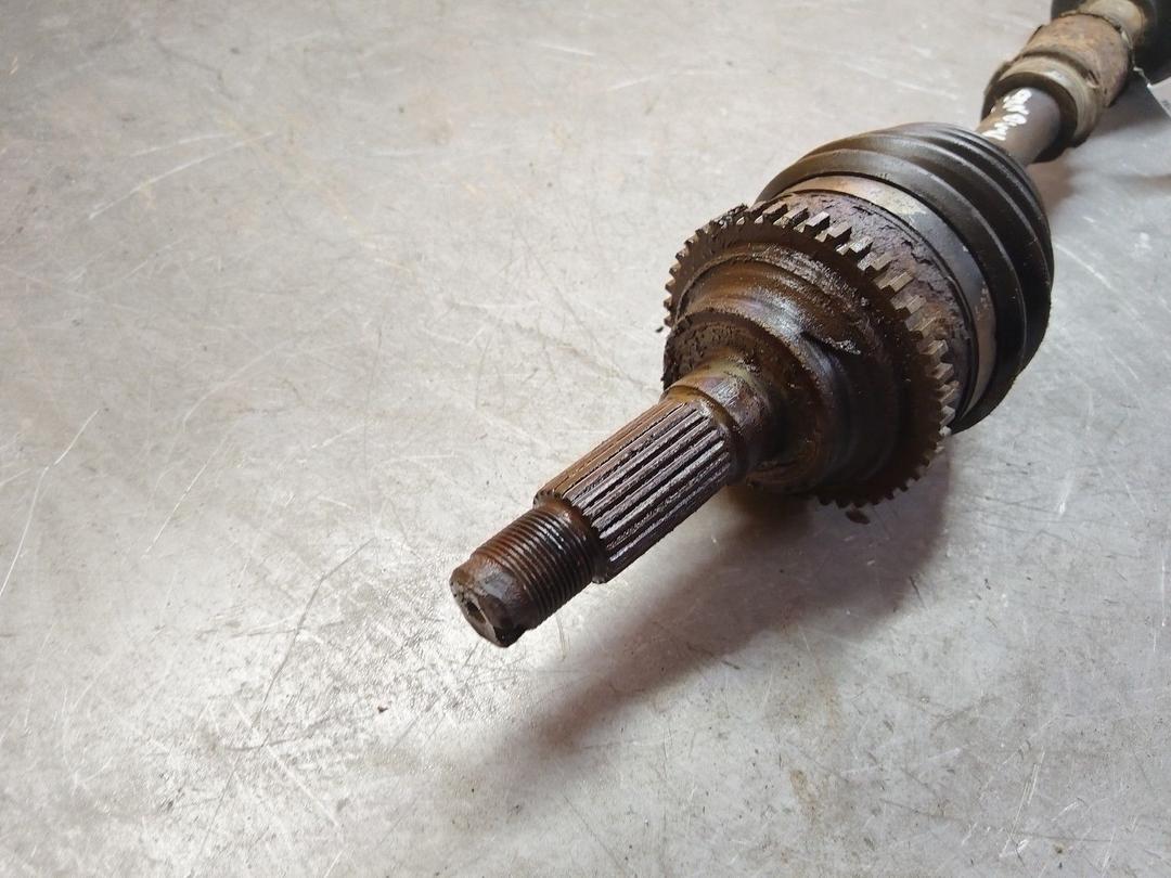 Полуось передняя левая (приводной вал, ШРУС) JVAO3M Mazda Premacy купить с доставкой