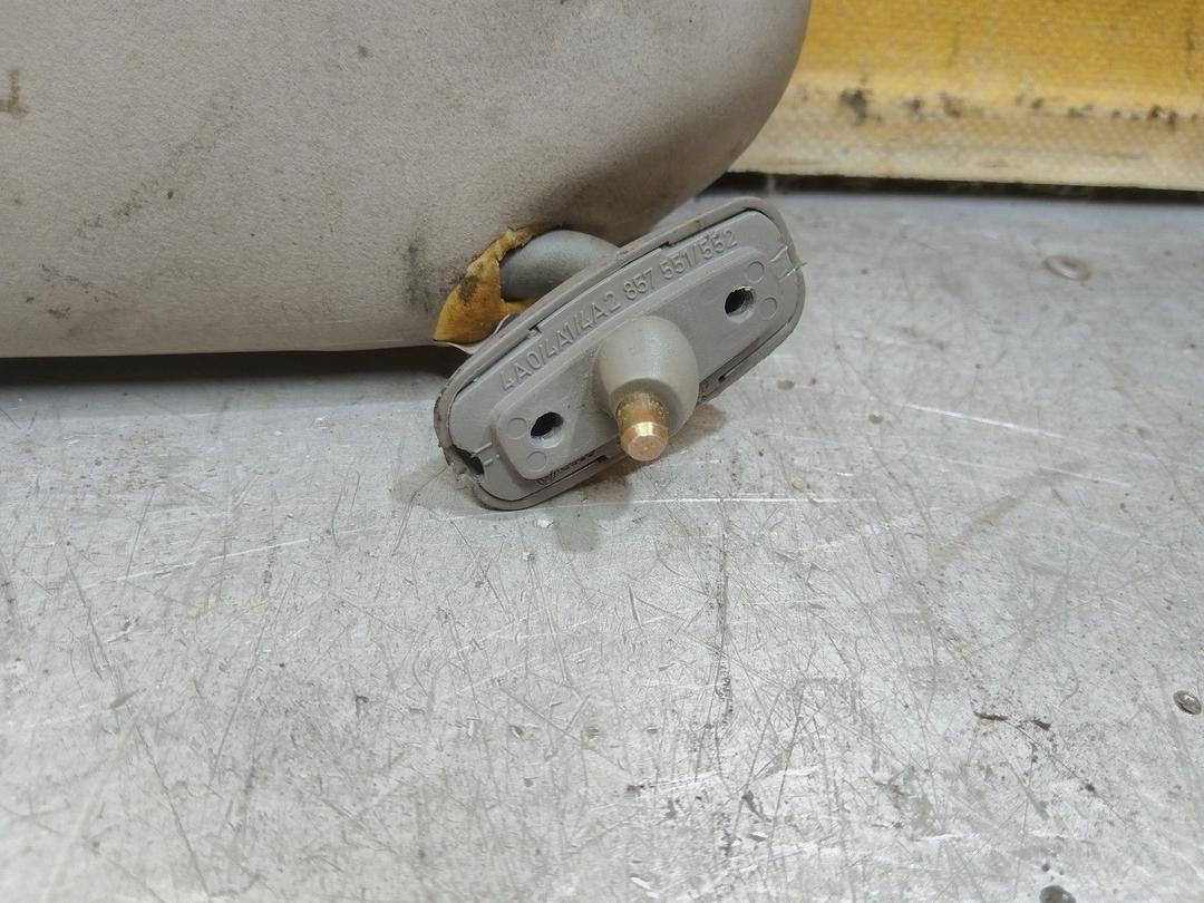 Козырек солнцезащитный 2NWKW7 Audi 100 купить