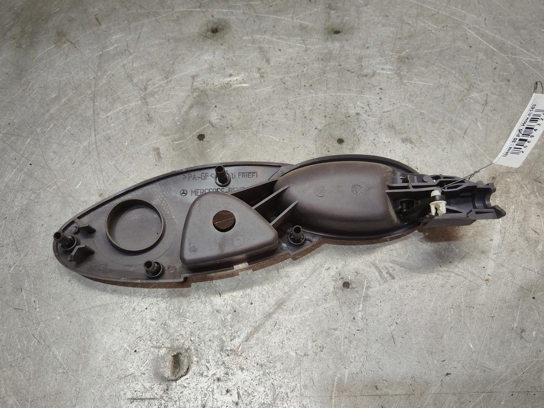 Ручка внутренняя задняя левая YLPSNF Mercedes A W168 купить в магазине запчастей бу