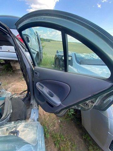 Обшивка двери задней правой (дверная карта) D5Q0MU Nissan Almera