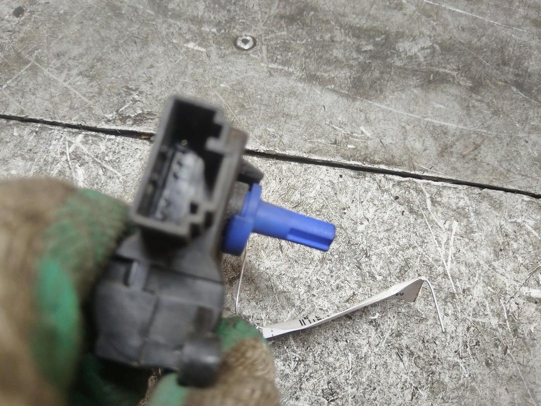 Моторчик заслонки печки 2ZYL1Y Audi A4 купить в магазине запчастей бу