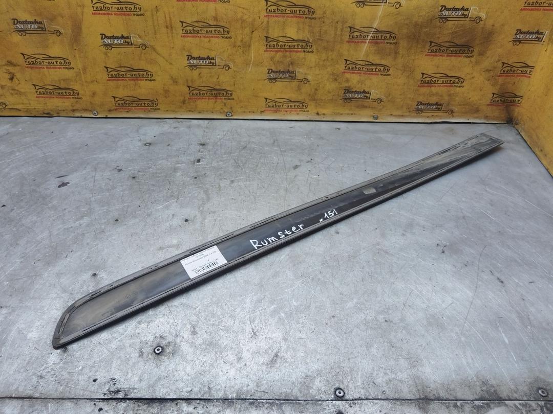 Молдинг двери задней правой ZP10NB Skoda Roomster купить