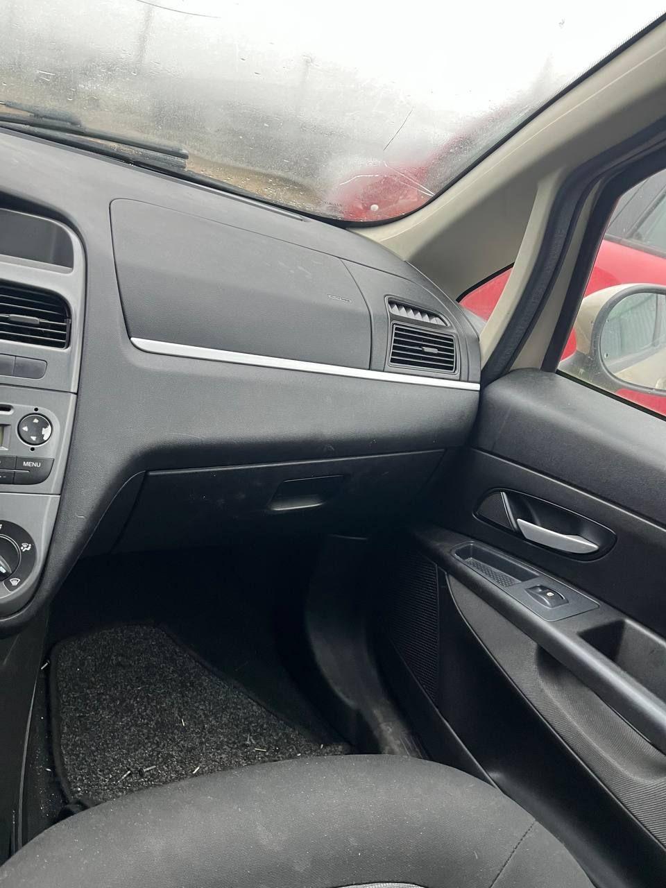 Бардачок WH7VOT Fiat Linea купить