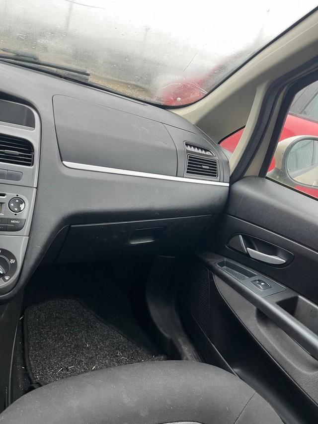 Бардачок WH7VOT Fiat Linea купить