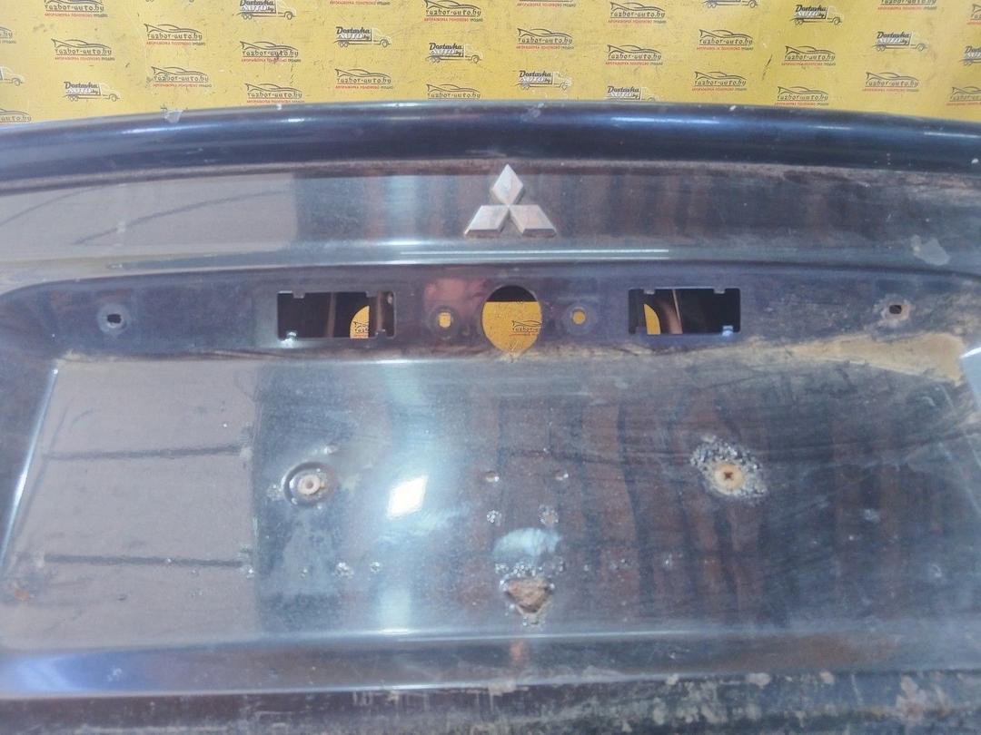 Крышка багажника (дверь 3-5) JB2V8R Mitsubishi Carisma undefined