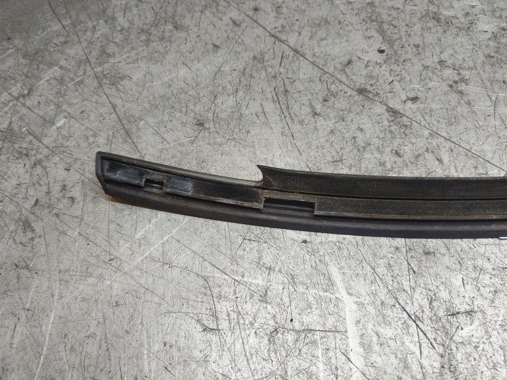 Молдинг стекла двери задней левой наружный I3LQ3G Mercedes A W168 - Фото 5