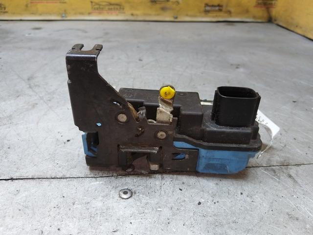 Замок двери передней правой J38S33 Volvo V70 купить в магазине запчастей бу