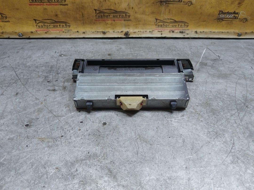 Пепельница 4U07W5 Audi 100 купить