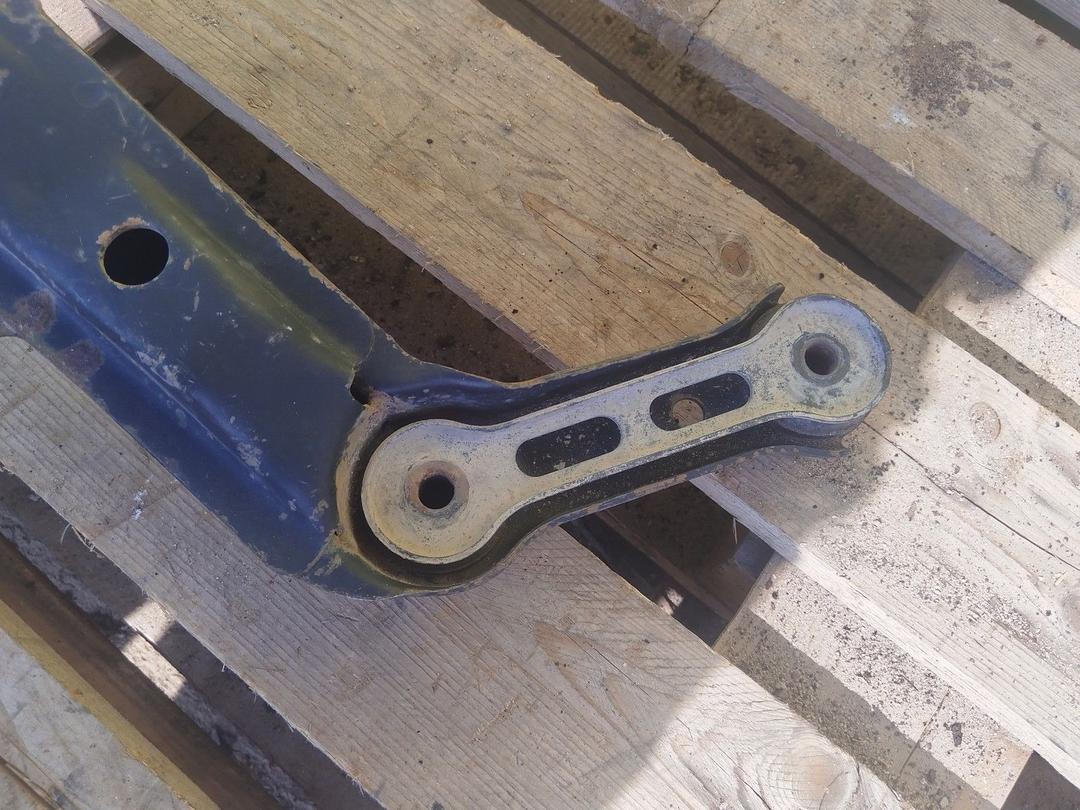 Балка под радиатор 6J51P9 Seat Ibiza undefined