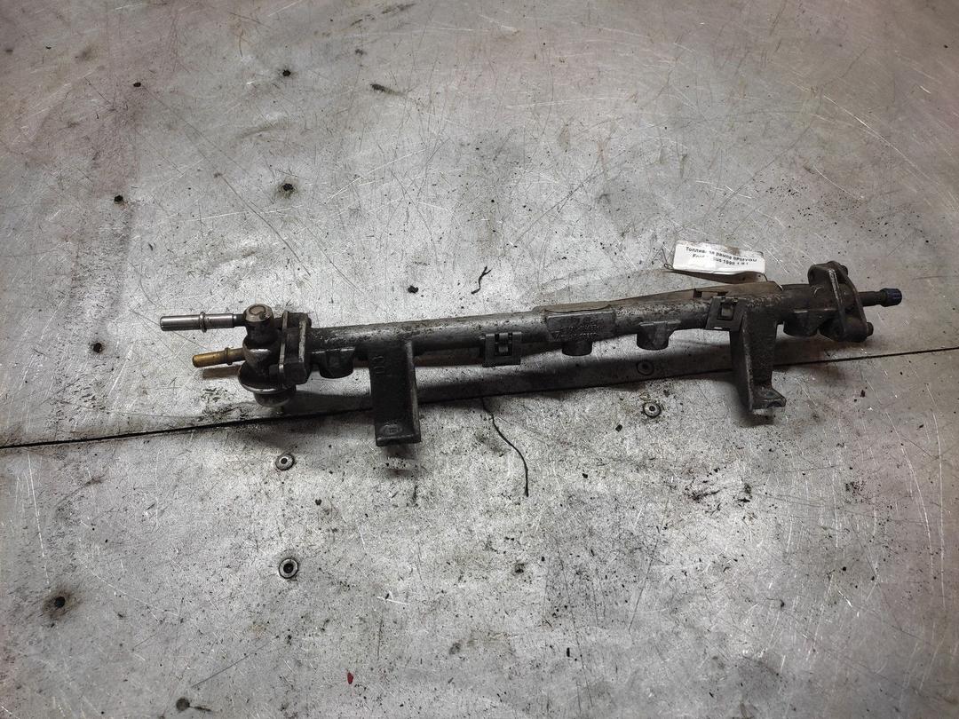 Топливная рампа 8PMYGU Ford Focus купить с доставкой