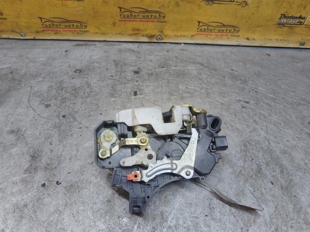 Замок двери передней правой J9ZK4K Mitsubishi Colt купить в магазине запчастей бу