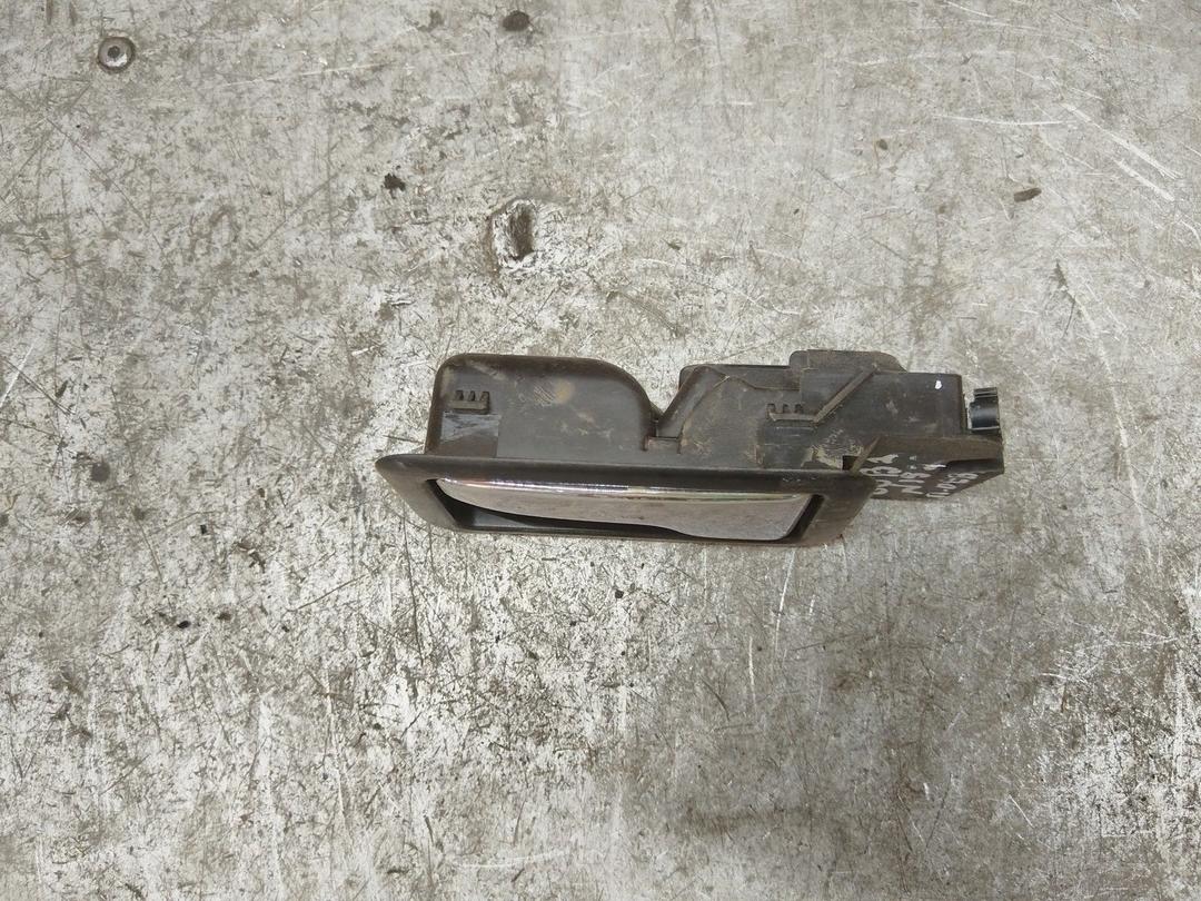 Ручка внутренняя передняя левая 60A3SM Audi 80 купить