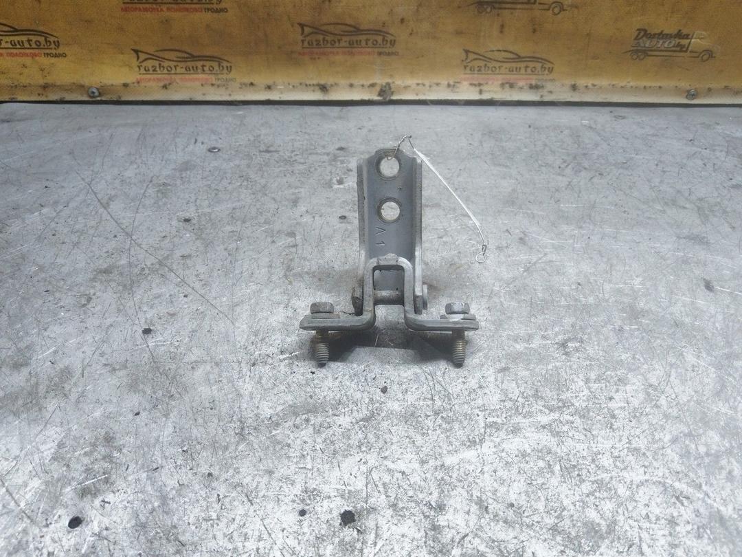 Петля двери передней левой UAVDPA Mitsubishi Grandis купить в магазине запчастей бу