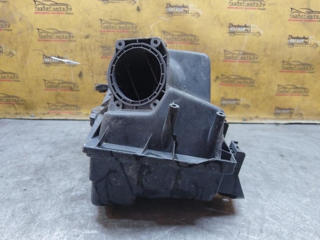 Корпус воздушного фильтра 3IU1OO Volkswagen Golf купить с доставкой