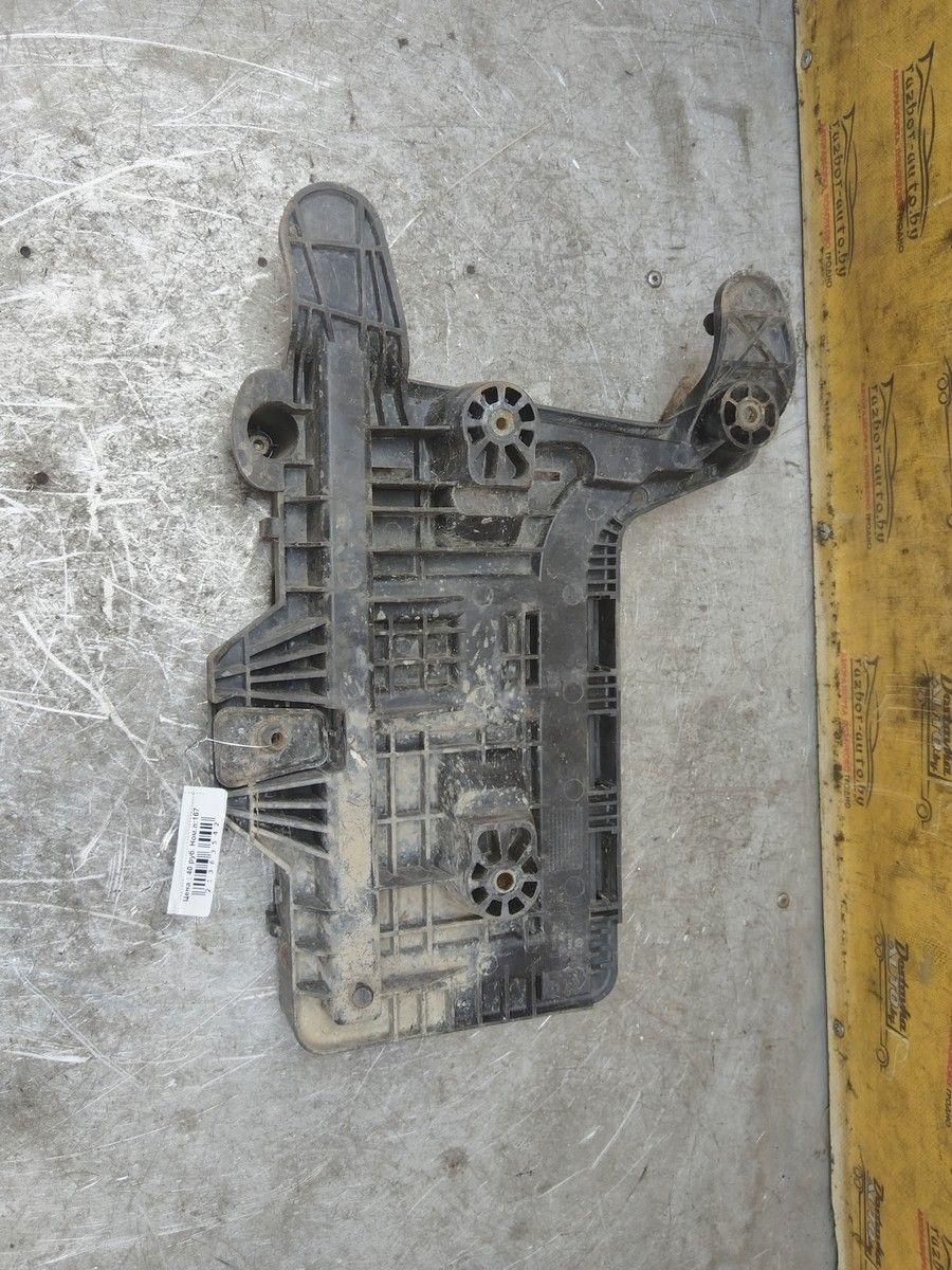 Полка аккумулятора 4LK9Q8 Volkswagen Passat