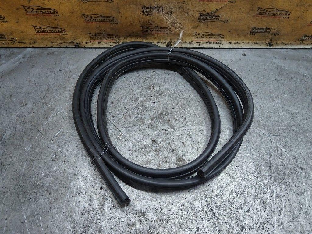 Уплотнитель двери передней правой XSHAG1 Ford Mondeo - Фото 1