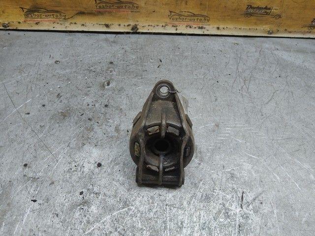 Подушка крепления КПП 8T796B Opel Zafira купить в магазине запчастей бу