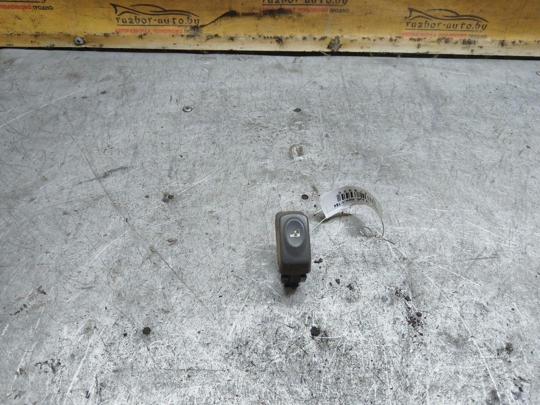 Кнопка стеклоподъемника переднего правого 3JQO8B Renault Scenic