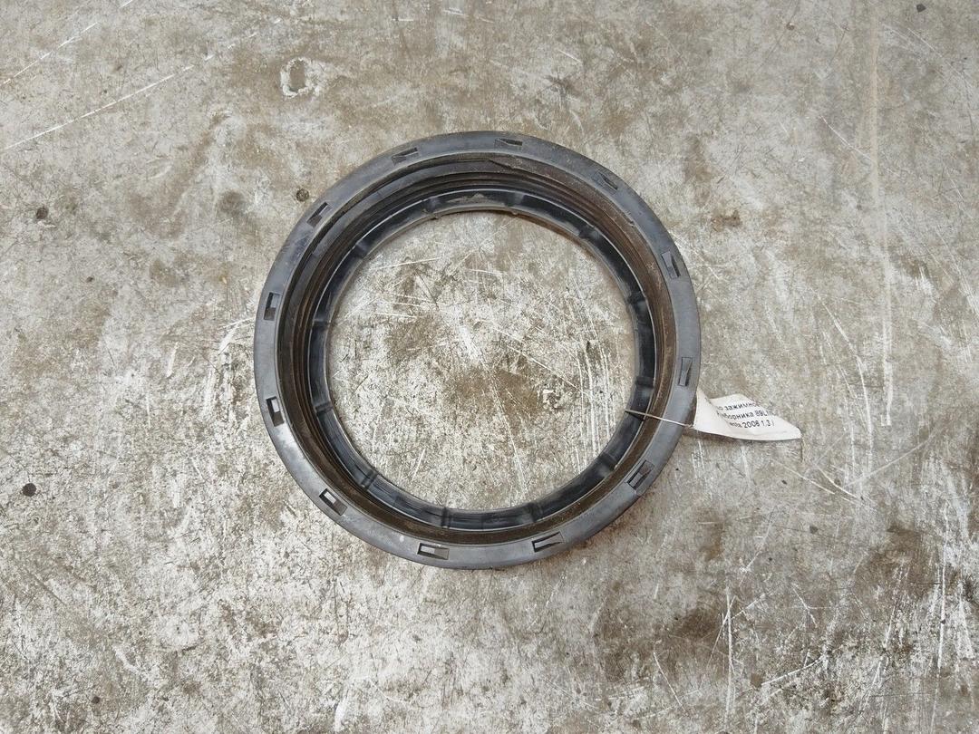 Кольцо зажимное топливозаборника 89LM6P Ford Fiesta купить в магазине запчастей бу