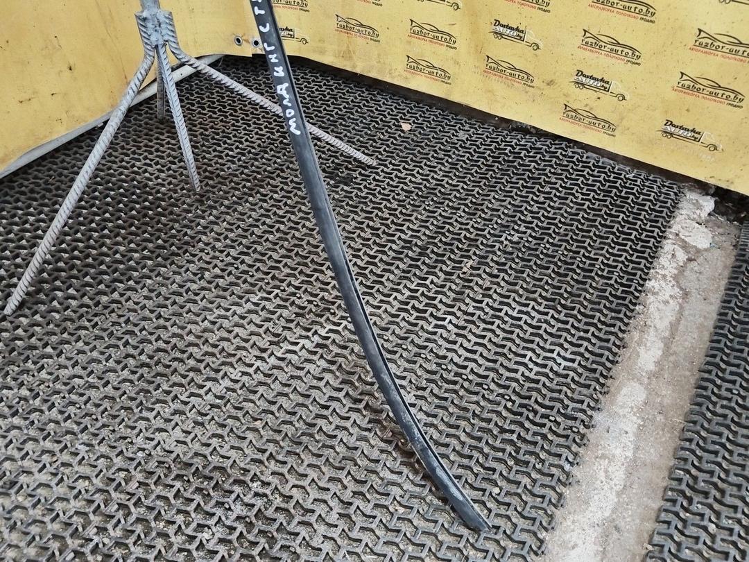 Молдинг стекла лобового 2TUS62 Volvo XC70 купить