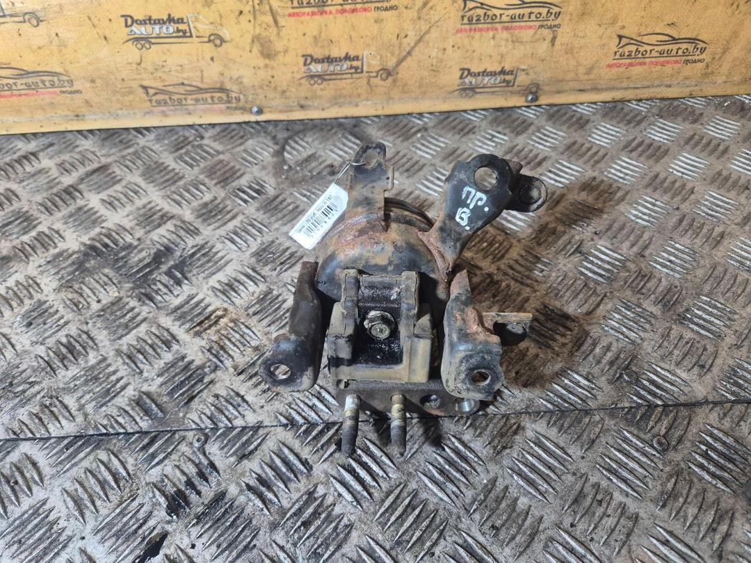 Подушка крепления КПП E85324 Toyota Corolla купить