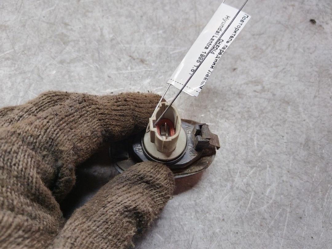 Повторитель передний левый 0HF0I4 Hyundai Lantra купить