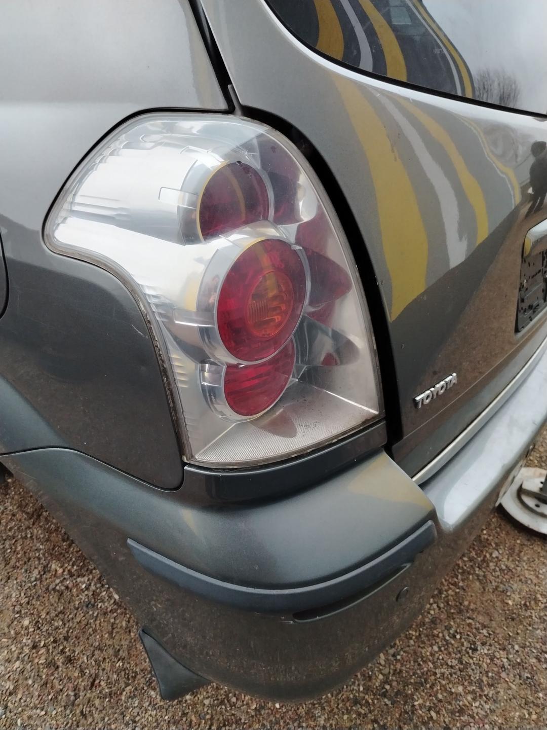 Фонарь задний левый CYYV1B Toyota Corolla Verso