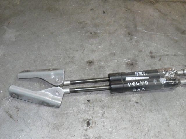 Амортизатор крышки багажника (3-5 двери) 0KX2GK Volvo V70 купить в магазине запчастей бу