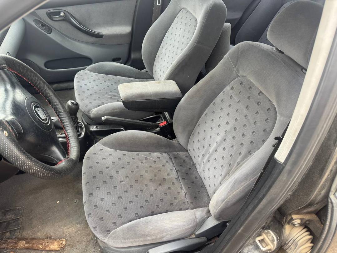 Салон (комплект сидений) G5UH6Q Seat Toledo купить