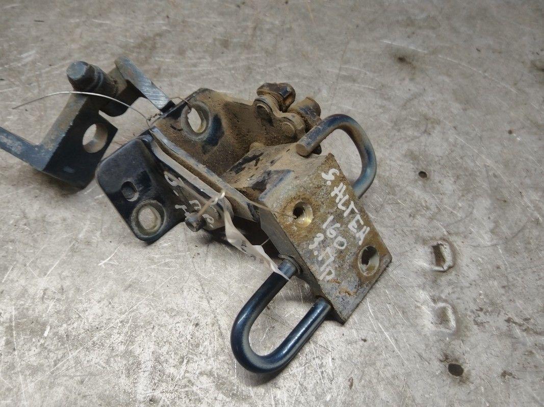 Петля двери задней правой MOM0UF Seat Altea