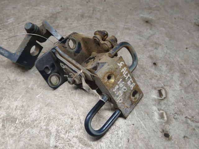 Петля двери задней правой MOM0UF Seat Altea