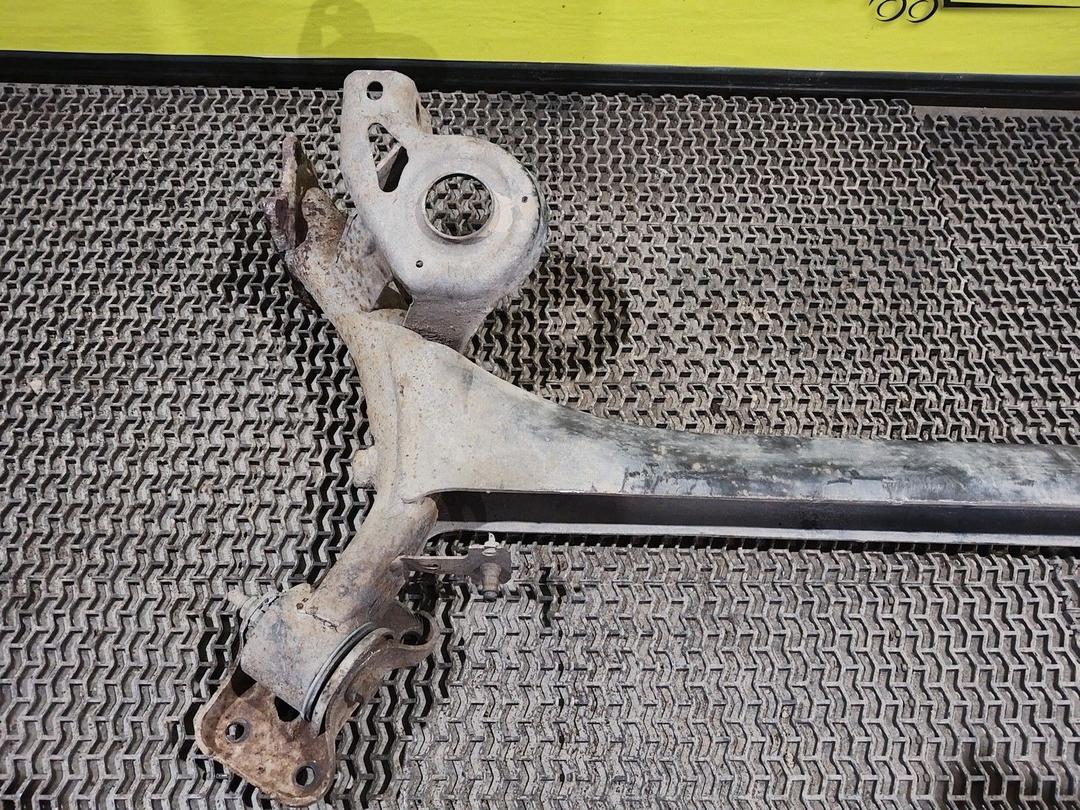 Балка подвески задняя 2HMJ44 Peugeot 307 undefined
