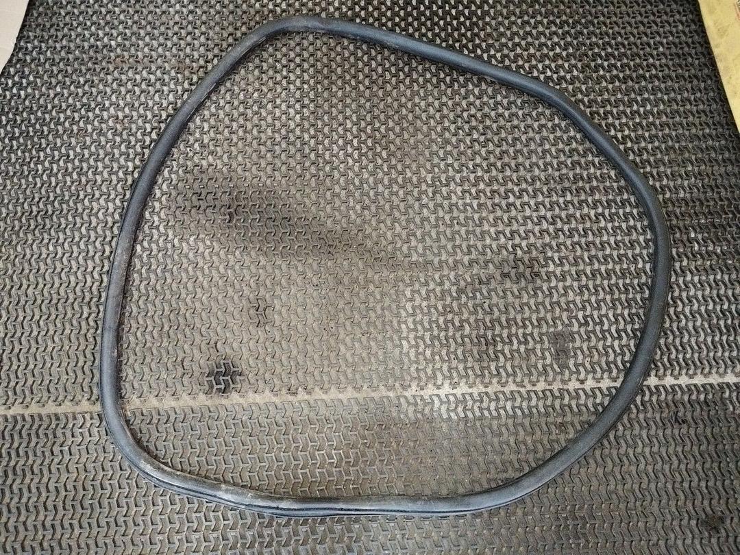 Уплотнитель двери задней левой 5G8YZI Ford Fusion